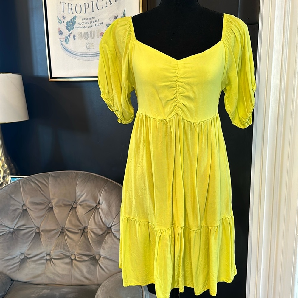Women’s Nordstrom Velvet Torch LA medium yellow Easter summer mini dress NWOT